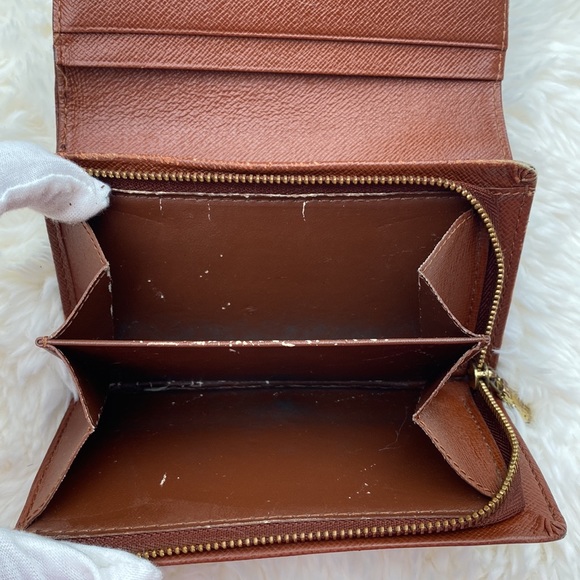 ✨ Louis Vuitton Monogram Wallet - Picture 11 of 15